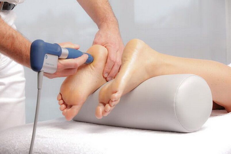 Atlieka šoko bangų terapiją